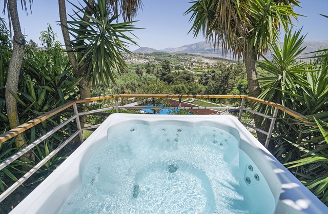 Apartment 'Monte Verde 202' with Sea View, Wi-Fi and Air Conditioning