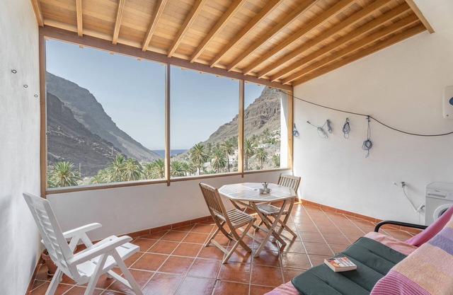 Apartment 'Nayara A' with Sea View, Balcony and Wi-Fi