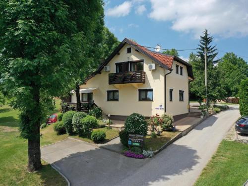 Apartment near Plitvička Lake and Korana River