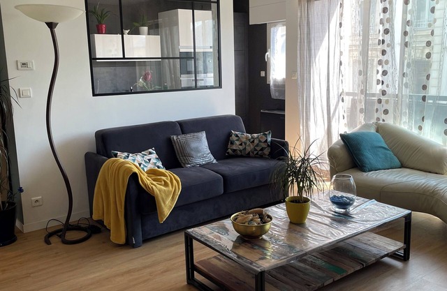 Apartment near train station and town center