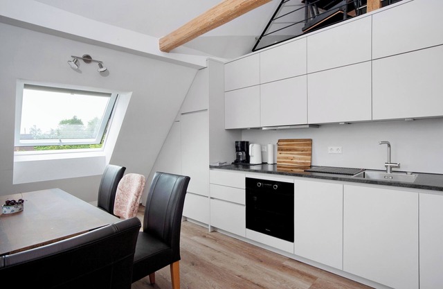 Apartment 'Neu Renovierte Dachgeschosswohnung' with Wi-Fi