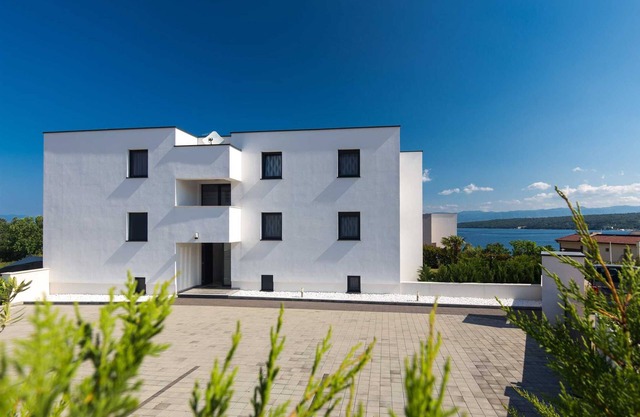 Apartment Niko 2 with Seaview
