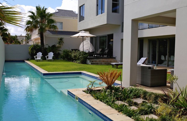 Apartment on the ground floor overlooking the pool