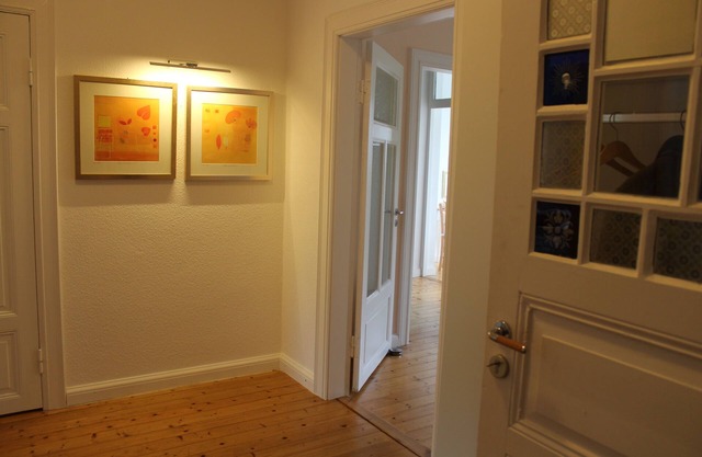 Apartment on the mezzanine floor of a pretty town house in a central location.