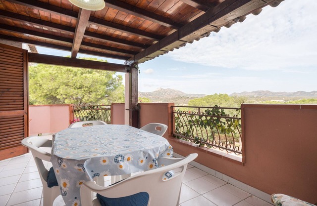 Apartment "Paradiso" with Sea View, 2 Covered Terraces & A/C