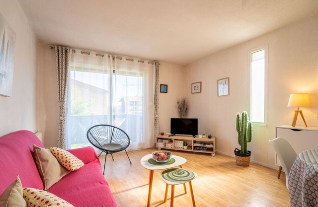 Apartment 'Près Grands Buffet Et Centre Ville' with Balcony and Wi-Fi