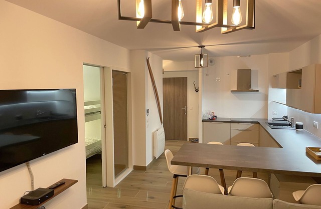 Apartment-Premium-Ensuite with Bath-Mountain view