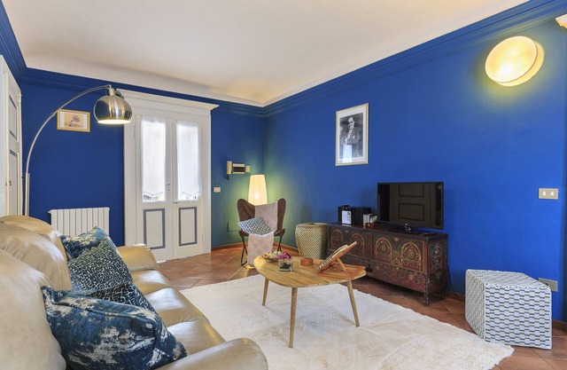 Apartment-Private Bathroom-City view-Caruso