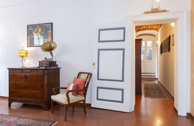 Apartment-Private Bathroom-Balcony-Vivaldi
