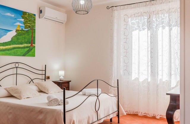 Apartment 'Quadrone Torre Salsa' with Sea View, Shared Terrace and Air Conditioning