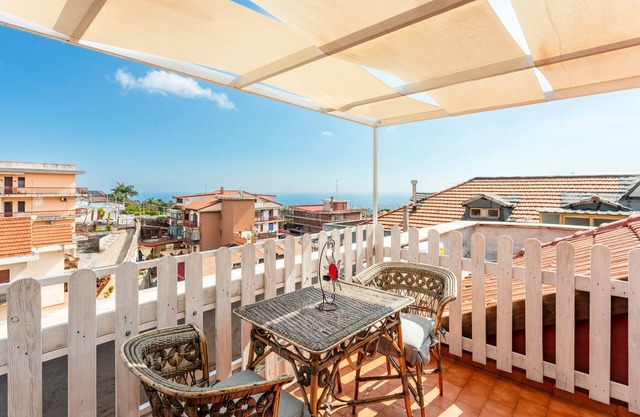 Apartment 'Reale' with Private Terrace, Wi-Fi and Air Conditioning