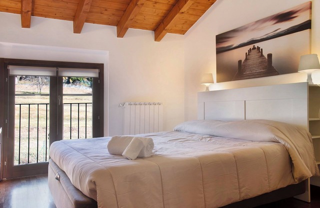 Apartment "Relax tra Monti e Laghi" with Balcony & Wi-Fi