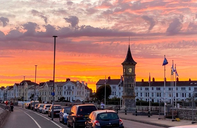 Apartment right on the seafront of Exmouth Beach.