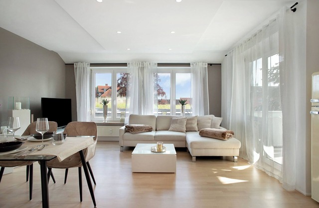 Apartment 'Römerpark Bergblick' with mountain view, balcony, garage and WIFI