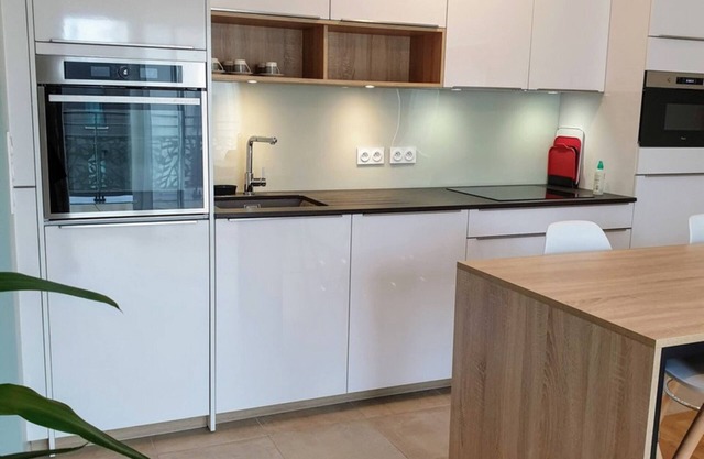 Apartment Saint-Cyr-l'École, 2 bedrooms, 5 persons