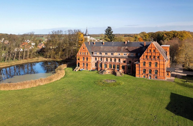 Apartment 'Schloss Melkof' with Private Garden and Wi-Fi