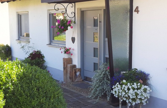Apartment 'Schwäbische Alb' with Shared Terrace, Wi-Fi and Air Conditioning