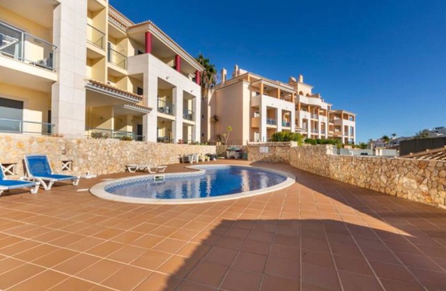 Apartment, sea view, pool 400m to the beach Olhos de Agua, Albufeira