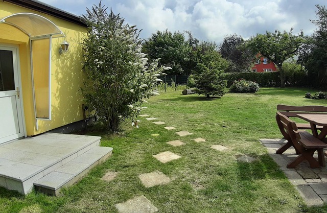 Apartment Smillenzweg with fenced garden