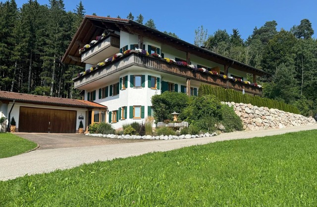 Apartment 'Sonnenstrahl' with Shared Garden, Balcony and Wi-Fi