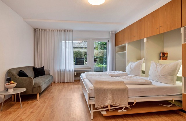 Apartment 'Spätburgunder' with Private Terrace, Shared Garden and Wi-Fi