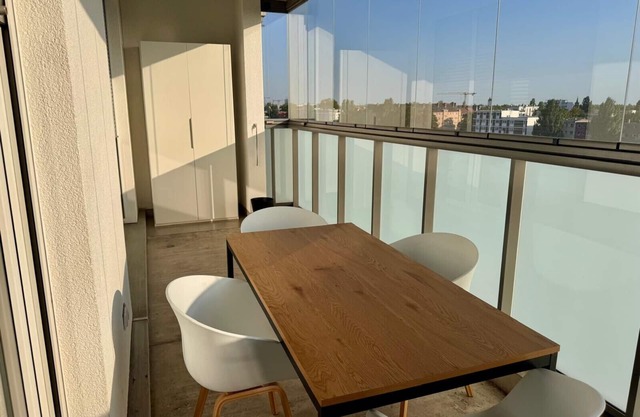 Apartment 'Stilvolles Zentrum Berlin' with Balcony and Wi-Fi