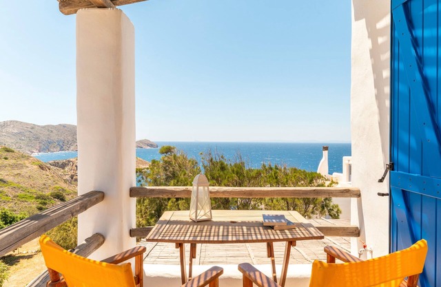 Apartment 'Suite No 4' with Sea View, Wi-Fi and Air Conditioning