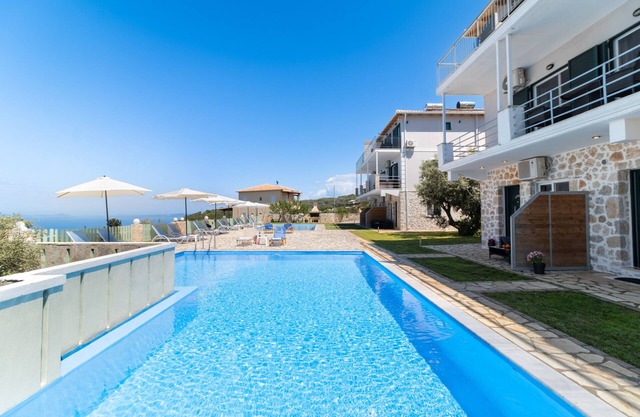 Apartment "Superior Apartment A" close to the Beach with Shared Pool & Wi-Fi