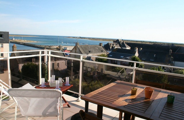 Apartment T3 - Etel - With Stunning Views Of The Grand Large