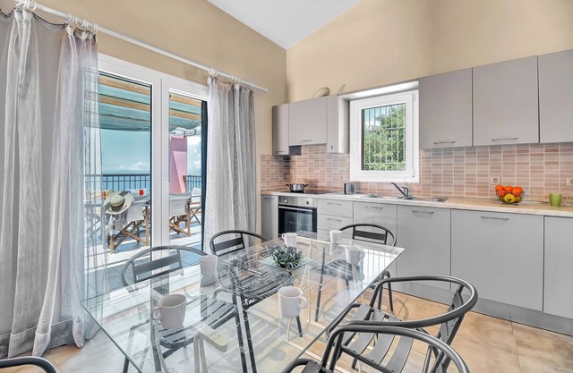 Apartment 'Villa Afrodite' with Sea View, Wi-Fi and Air Conditioning