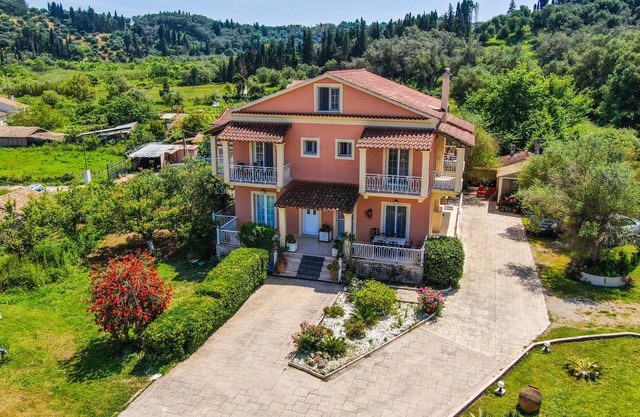 Apartment "Villa Logas" close to the Beach with Garden & Wi-Fi