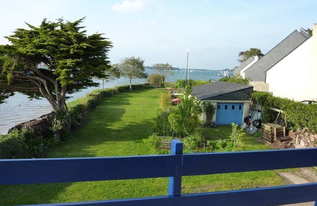 Apartment 'Vue Mer - Accès Privatif Plages' with Private Terrace, Private Garden and Wi-Fi