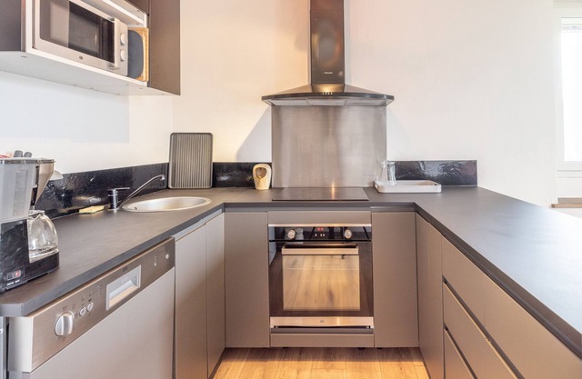 Apartment 'Vue Mt Blanc-grd Espace Vert-6 Pers' with Mountain View, Shared Garden and Wi-Fi