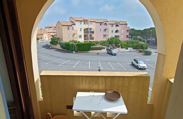Apartment with Pool and Tennis Saint Pierre La Mer 4TMED207I