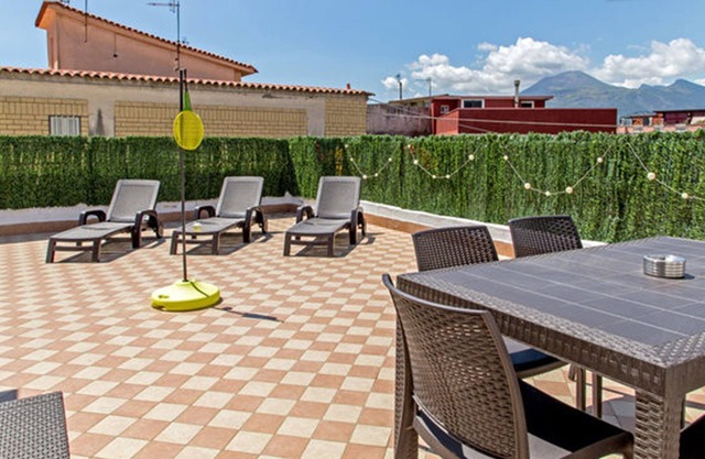Apartment with 2 bedrooms, terrace and view of the Vesuvius. Near Pompeii Ruins