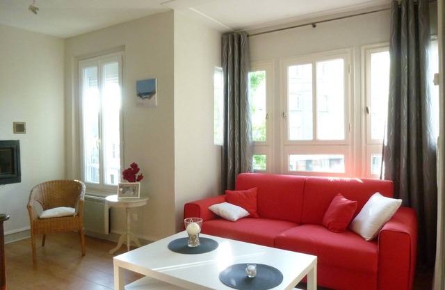 Apartment with garden