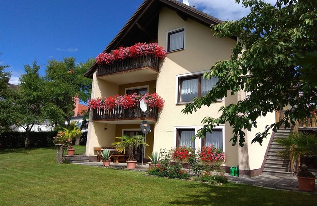 *Apartment with garden in a tranquil location near Amberg Nuremberg Regensburg