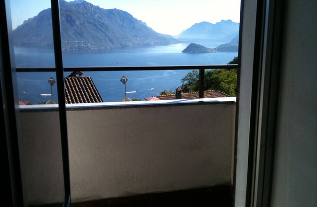 Apartment with a magnificent view of the lake and the mountains, Internet Wifi