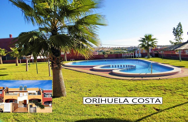 Apartment with Large Roof Solarium, Pool, Garden, Barbecue, A/C & Wi-Fi
