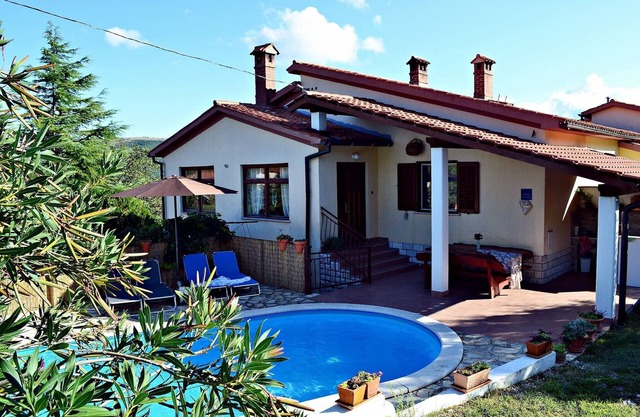 Apartment with Private Pool, Mountain View