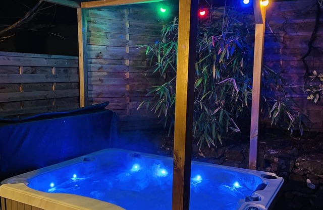 Apartment with private outdoor spa