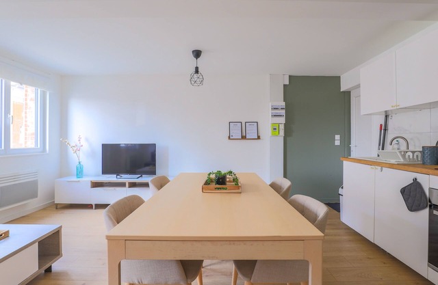 Apartment with Private Parking