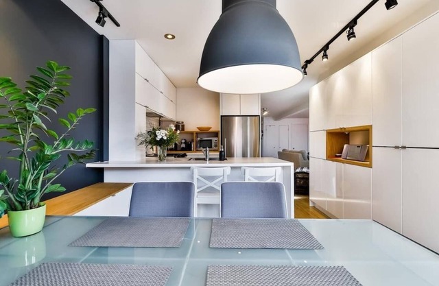 Apartment with roof terrace, in the heart of the Plateau!