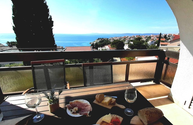 Apartment With sea View From the bed and Balcony! Trogir Near Split