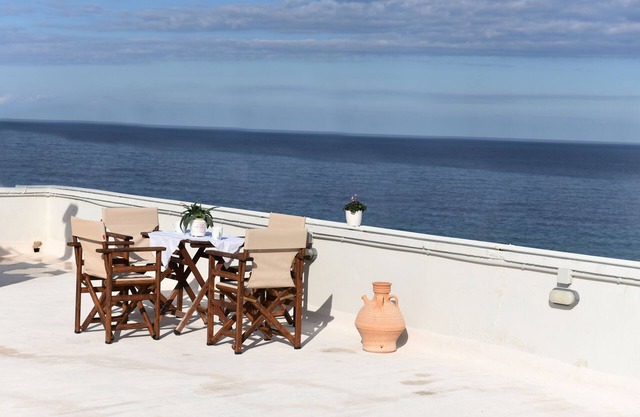 Apartment with sea-view roof garden