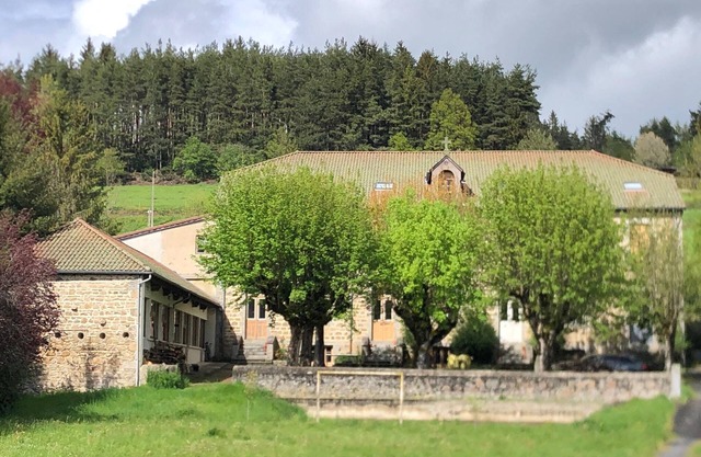 Apartment with view of the ancient castle of Viverols