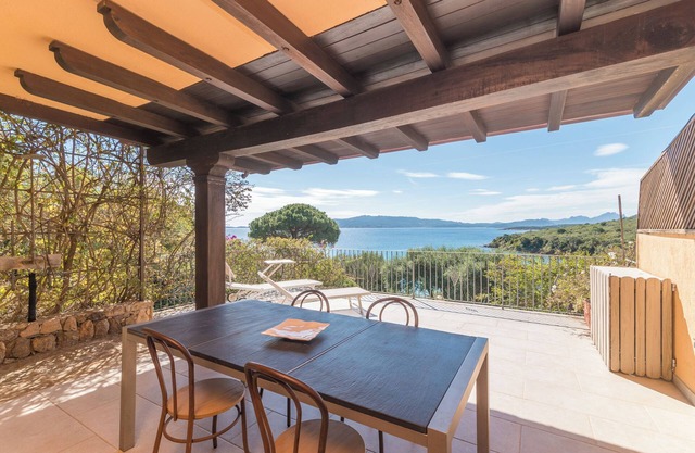 Apartment 'Z2 20 Cala Capra' close to the Beach with Shared Pool & Wi-Fi