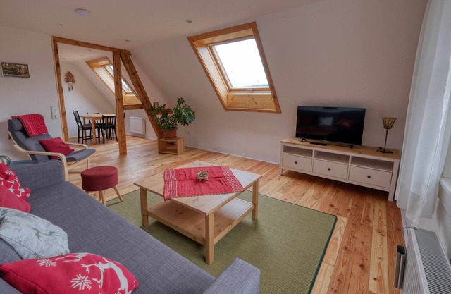 Apartment 'Zum Alten Wärterhaus Obergeschoss' with Lake View, Shared Terrace and Wi-Fi