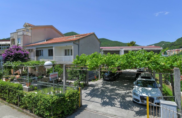 Apartments Elena