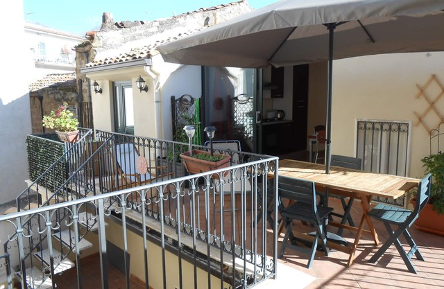 Apartments lascaris